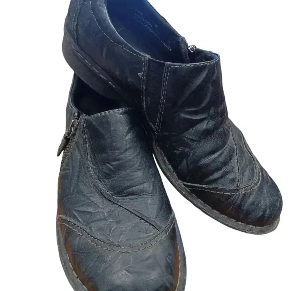 Clarks Black Leather Flat Loafer Ladies Size 8M